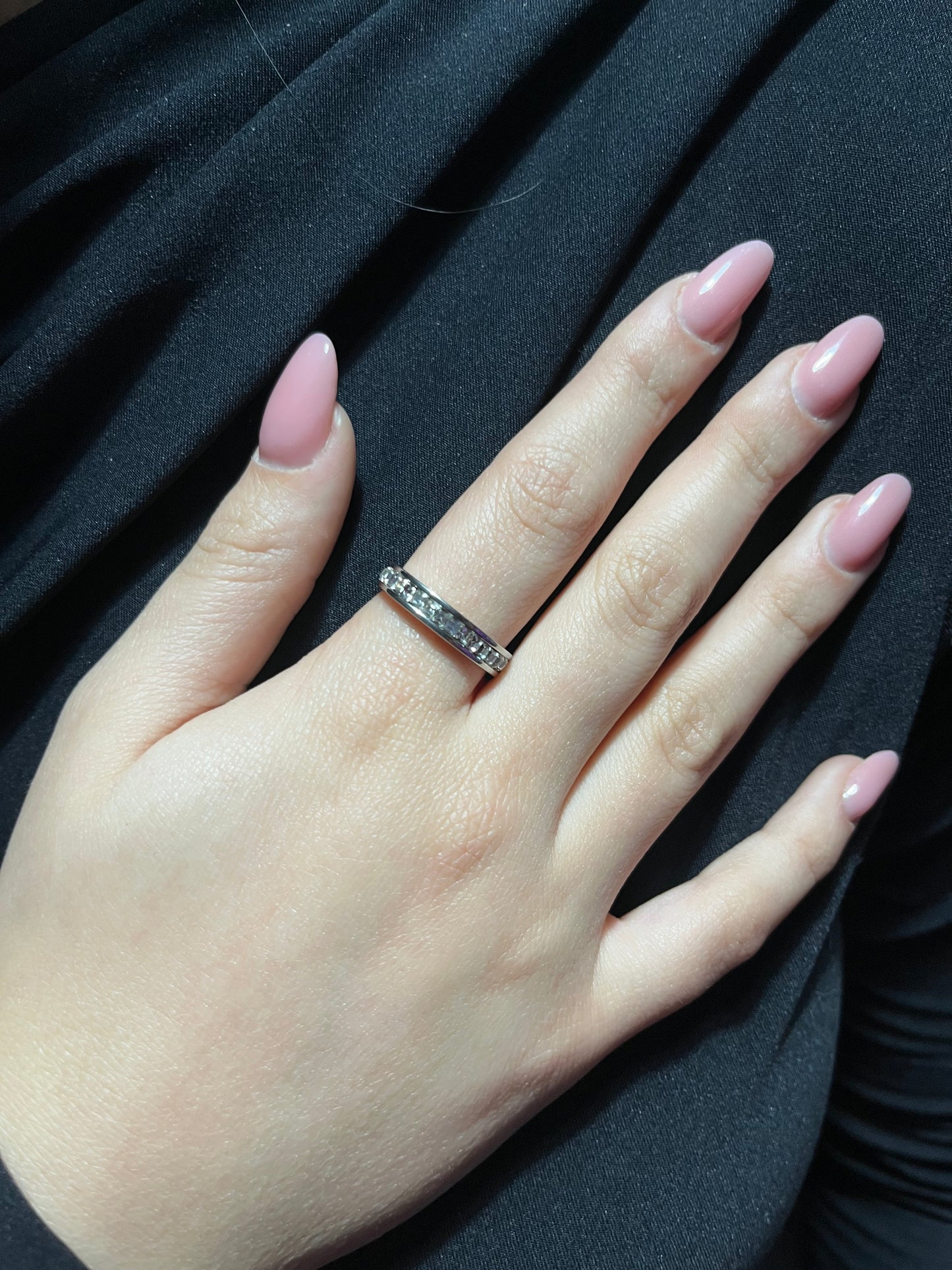 anello fascia di pietre in acciaio